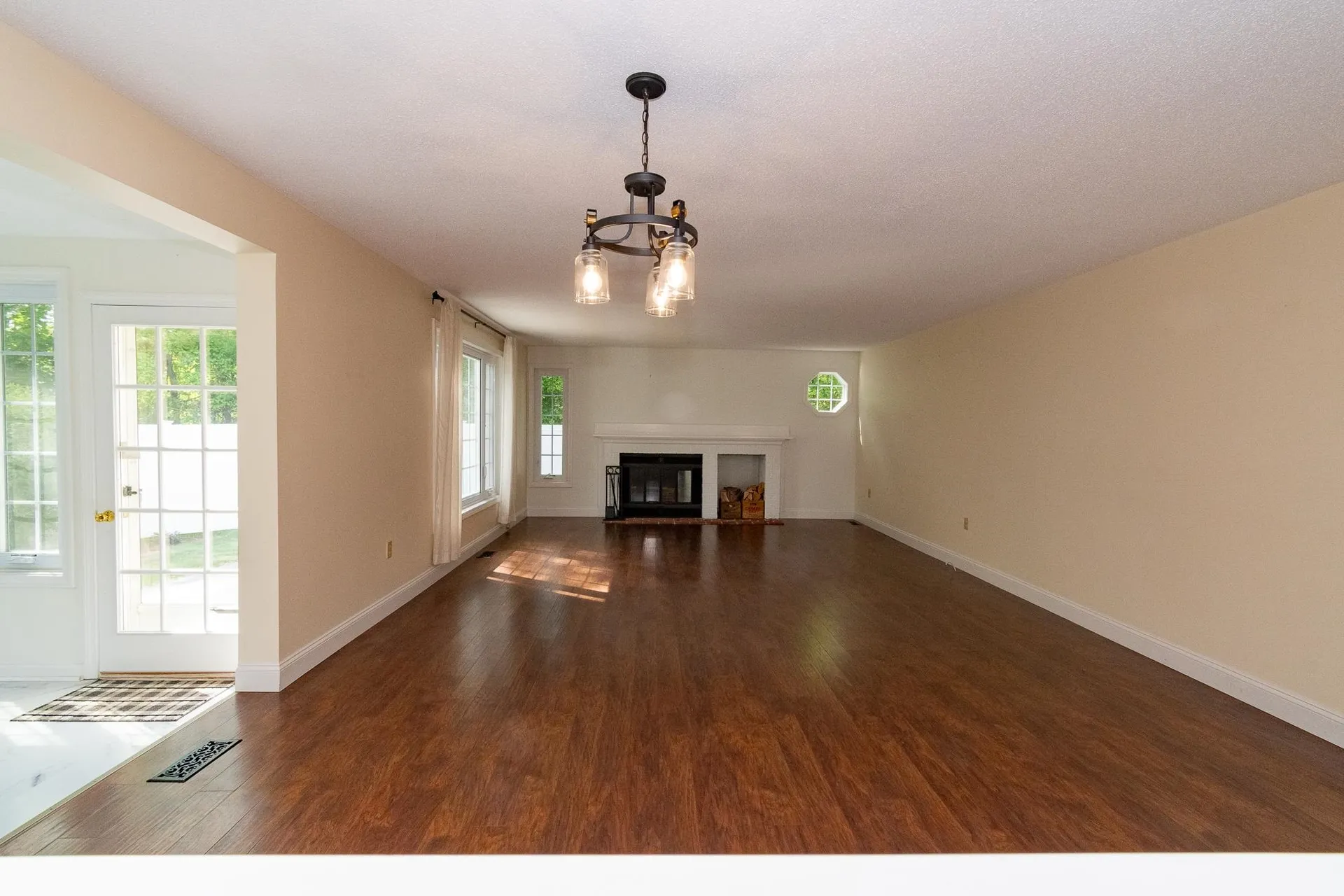 152 Straw Hill Road Manchester NH 03104