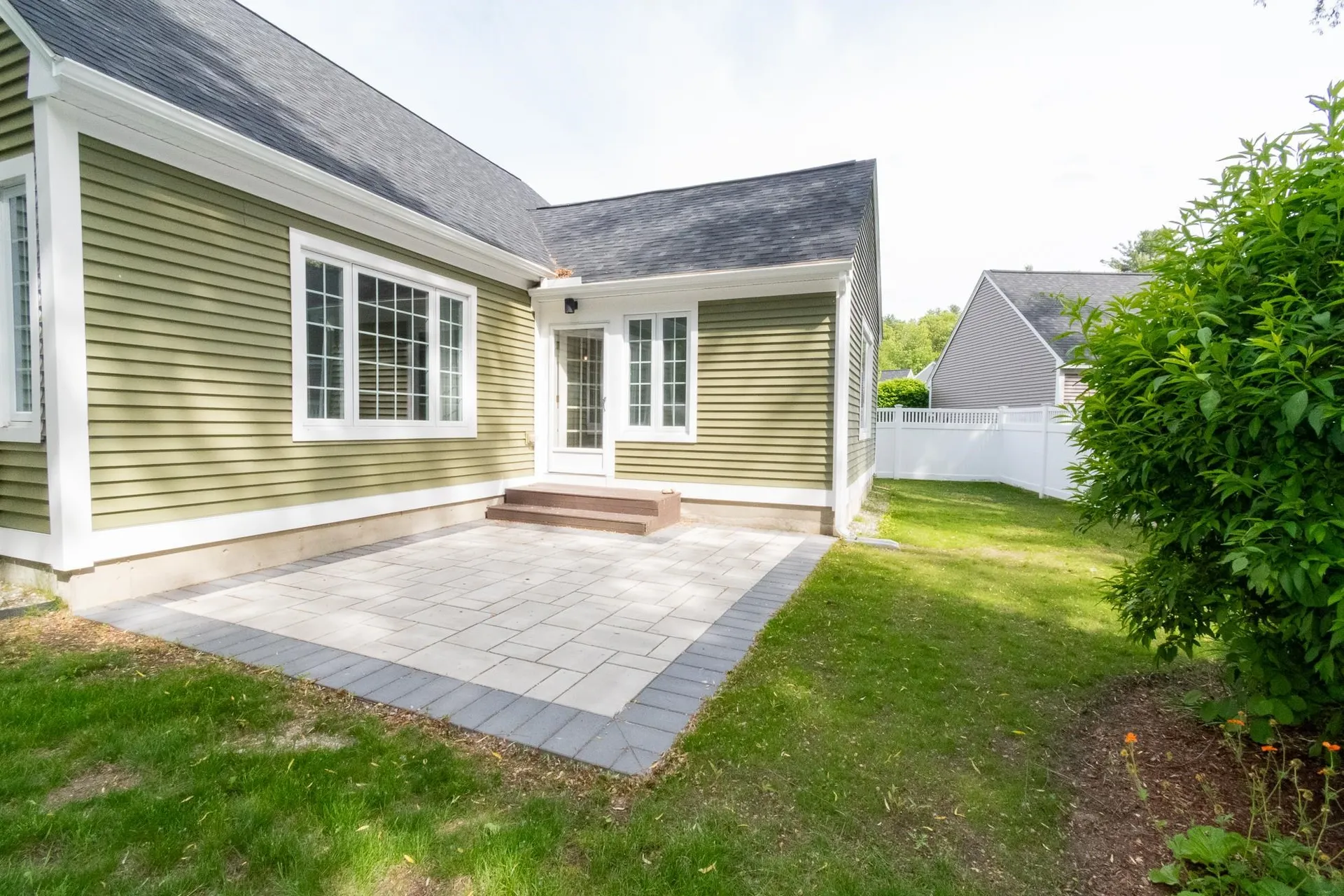 152 Straw Hill Road Manchester NH 03104