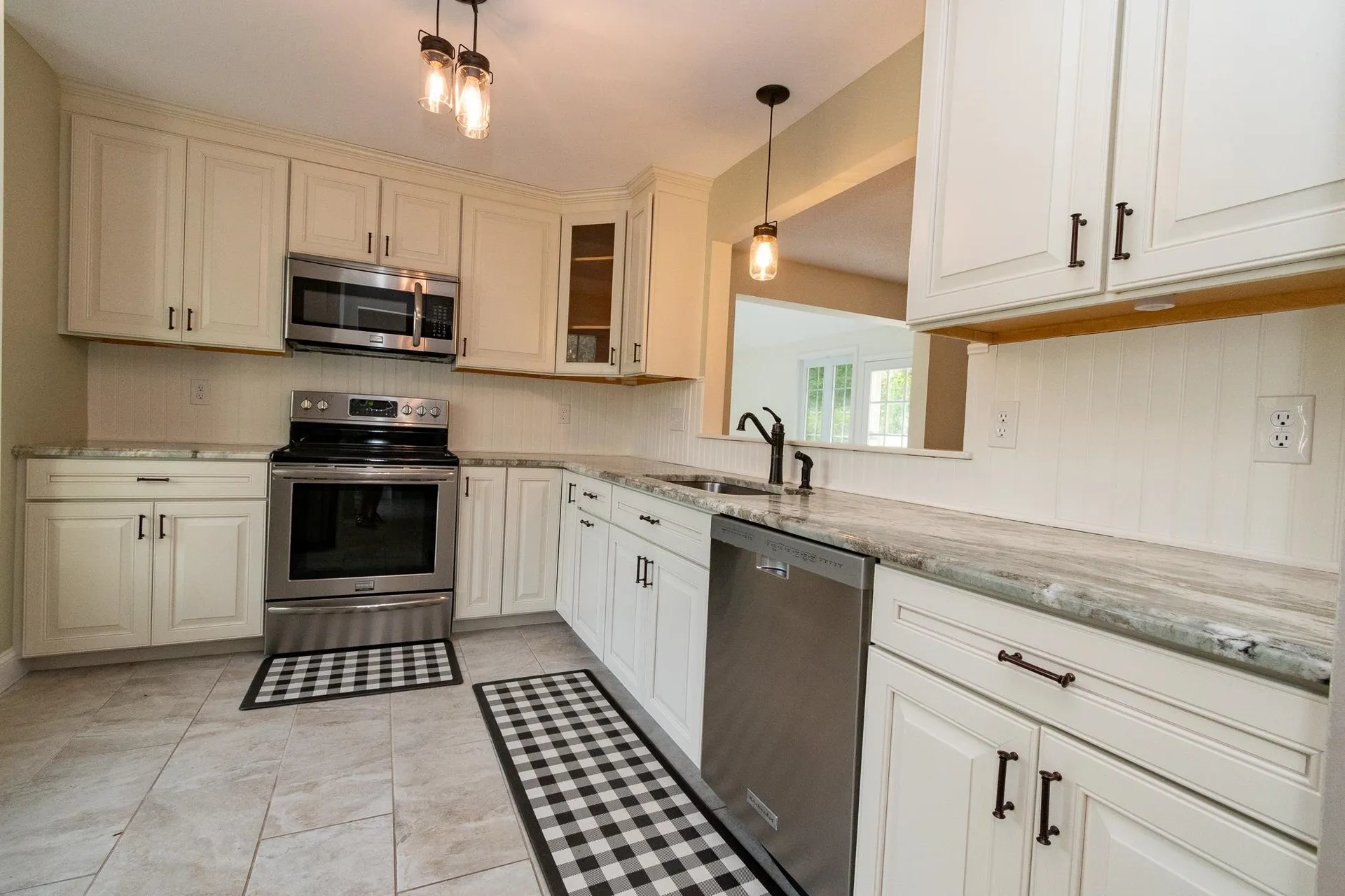 152 Straw Hill Road Manchester NH 03104