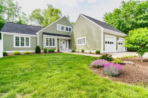 152 Straw Hill Road Manchester NH 03104