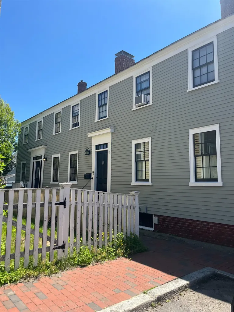 67 Mark Street Portsmouth NH 03801