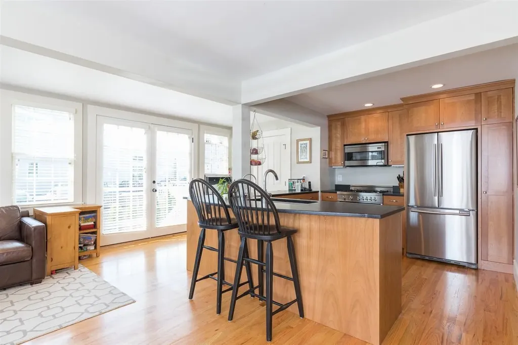 67 Mark Street Portsmouth NH 03801