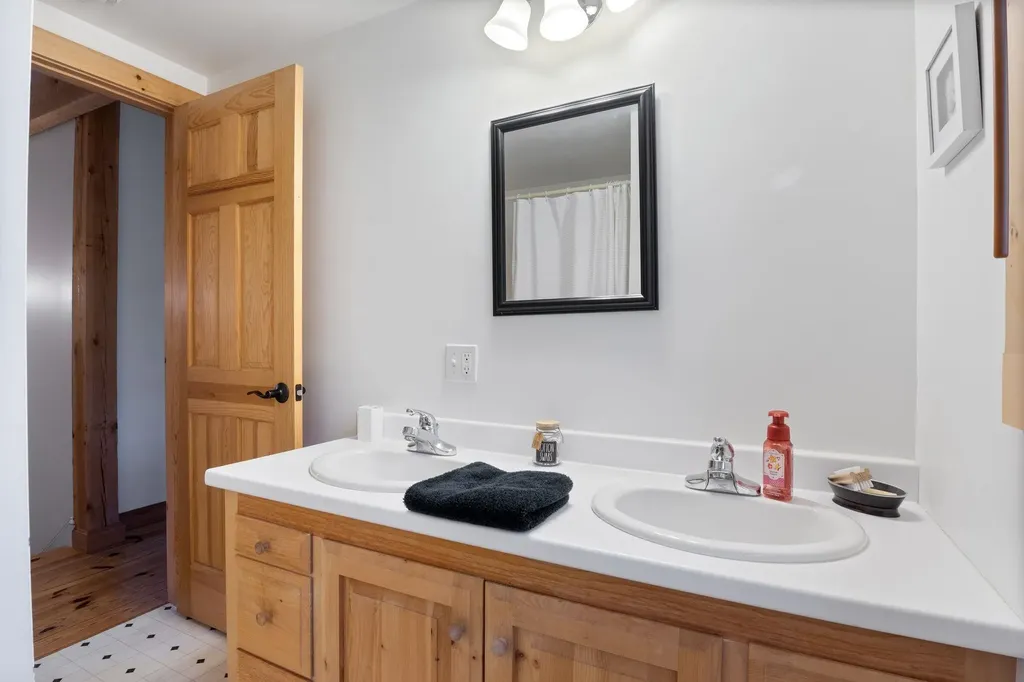 76 Clover Drive Wakefield NH 03830