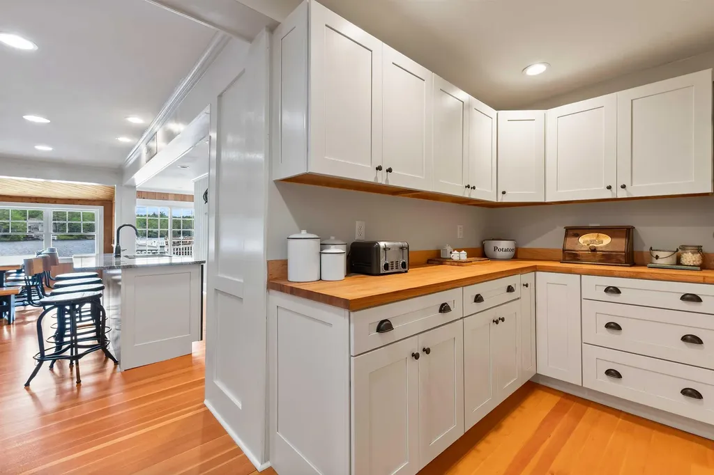 91 Lake Avenue Sunapee NH 03782