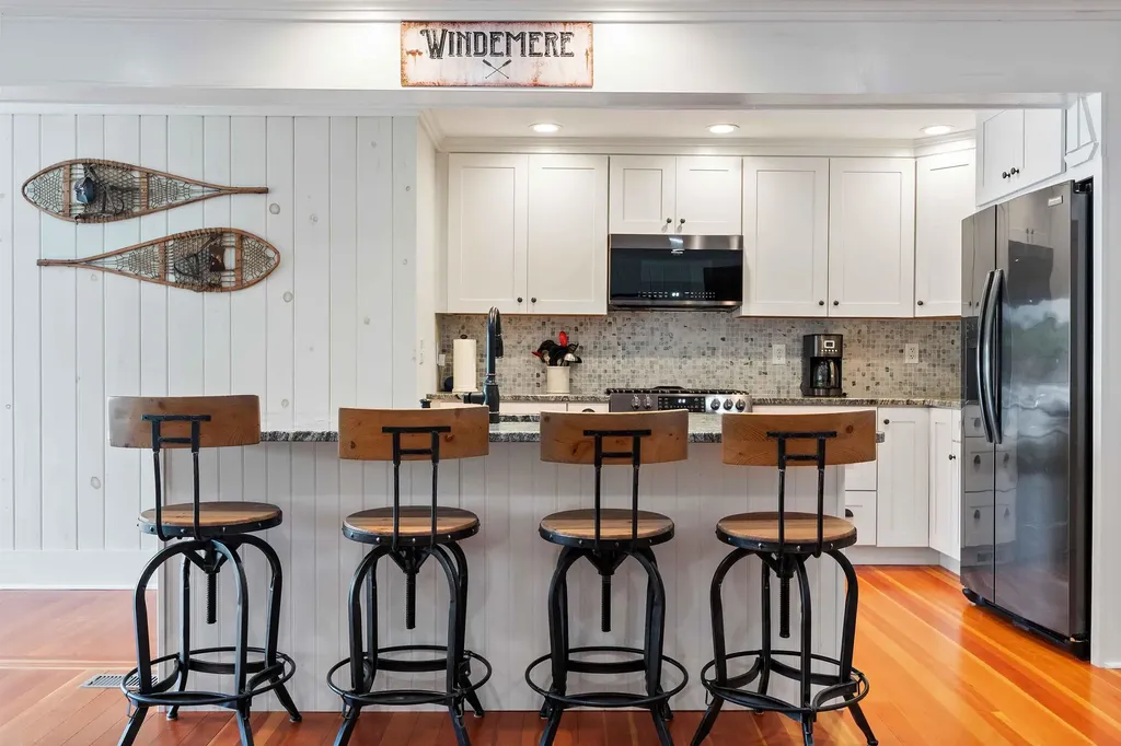 91 Lake Avenue Sunapee NH 03782