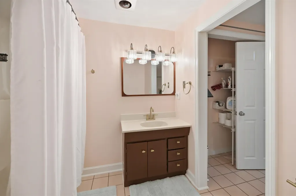 10 Hampton Towne Estate Hampton NH 03842