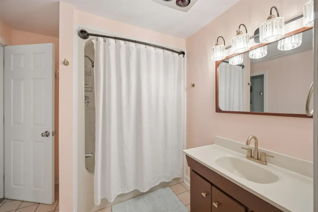 10 Hampton Towne Estate Hampton NH 03842