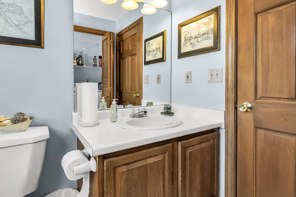11 Nutfield Drive Londonderry NH 03053