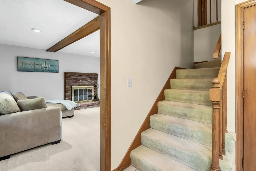11 Nutfield Drive Londonderry NH 03053