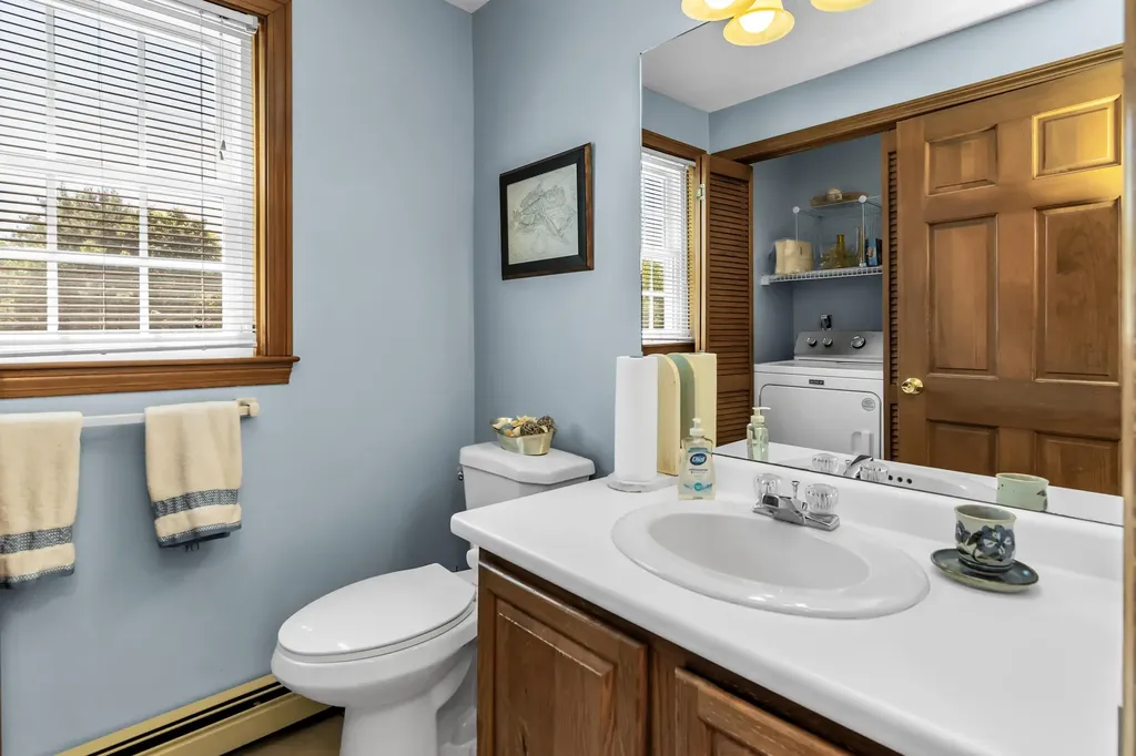 11 Nutfield Drive Londonderry NH 03053