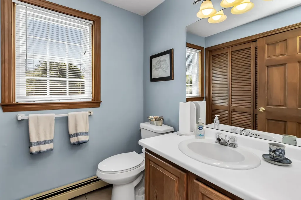 11 Nutfield Drive Londonderry NH 03053