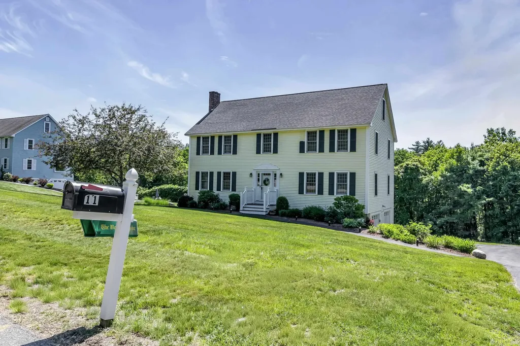 11 Nutfield Drive Londonderry NH 03053