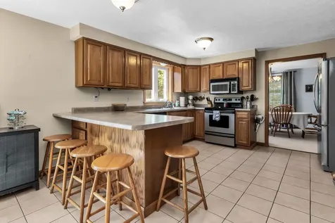 11 Nutfield Drive Londonderry NH 03053