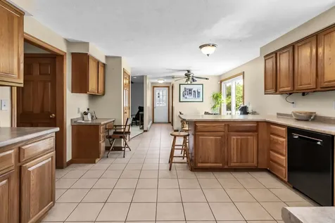 11 Nutfield Drive Londonderry NH 03053