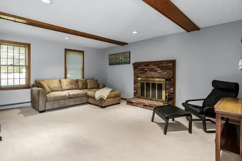 11 Nutfield Drive Londonderry NH 03053