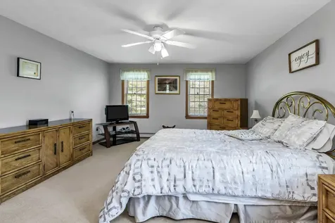 11 Nutfield Drive Londonderry NH 03053