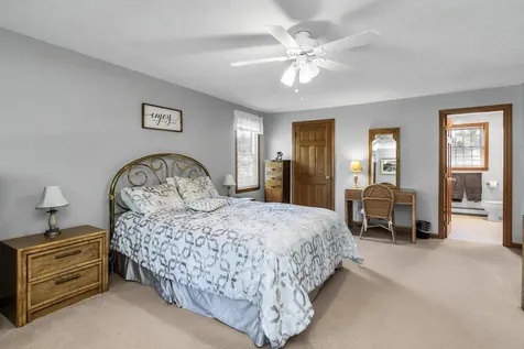 11 Nutfield Drive Londonderry NH 03053