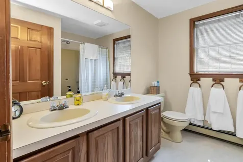 11 Nutfield Drive Londonderry NH 03053