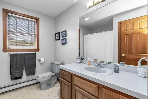11 Nutfield Drive Londonderry NH 03053