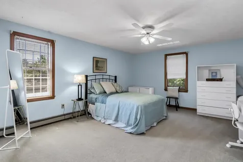 11 Nutfield Drive Londonderry NH 03053