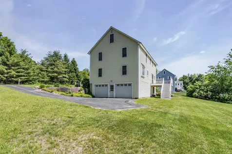 11 Nutfield Drive Londonderry NH 03053