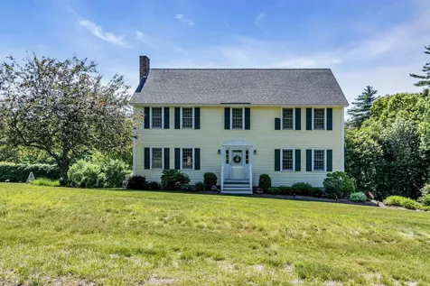 11 Nutfield Drive Londonderry NH 03053