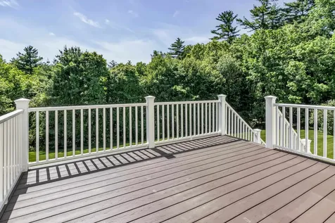 11 Nutfield Drive Londonderry NH 03053