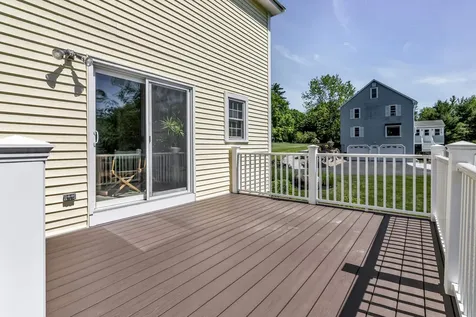 11 Nutfield Drive Londonderry NH 03053
