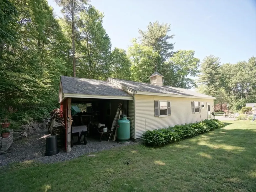 1 Marblehead Road Windham NH 03087