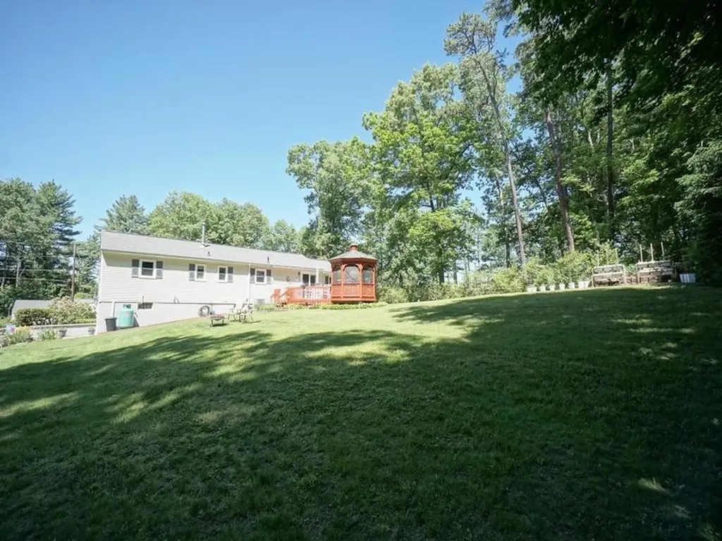 1 Marblehead Road Windham NH 03087