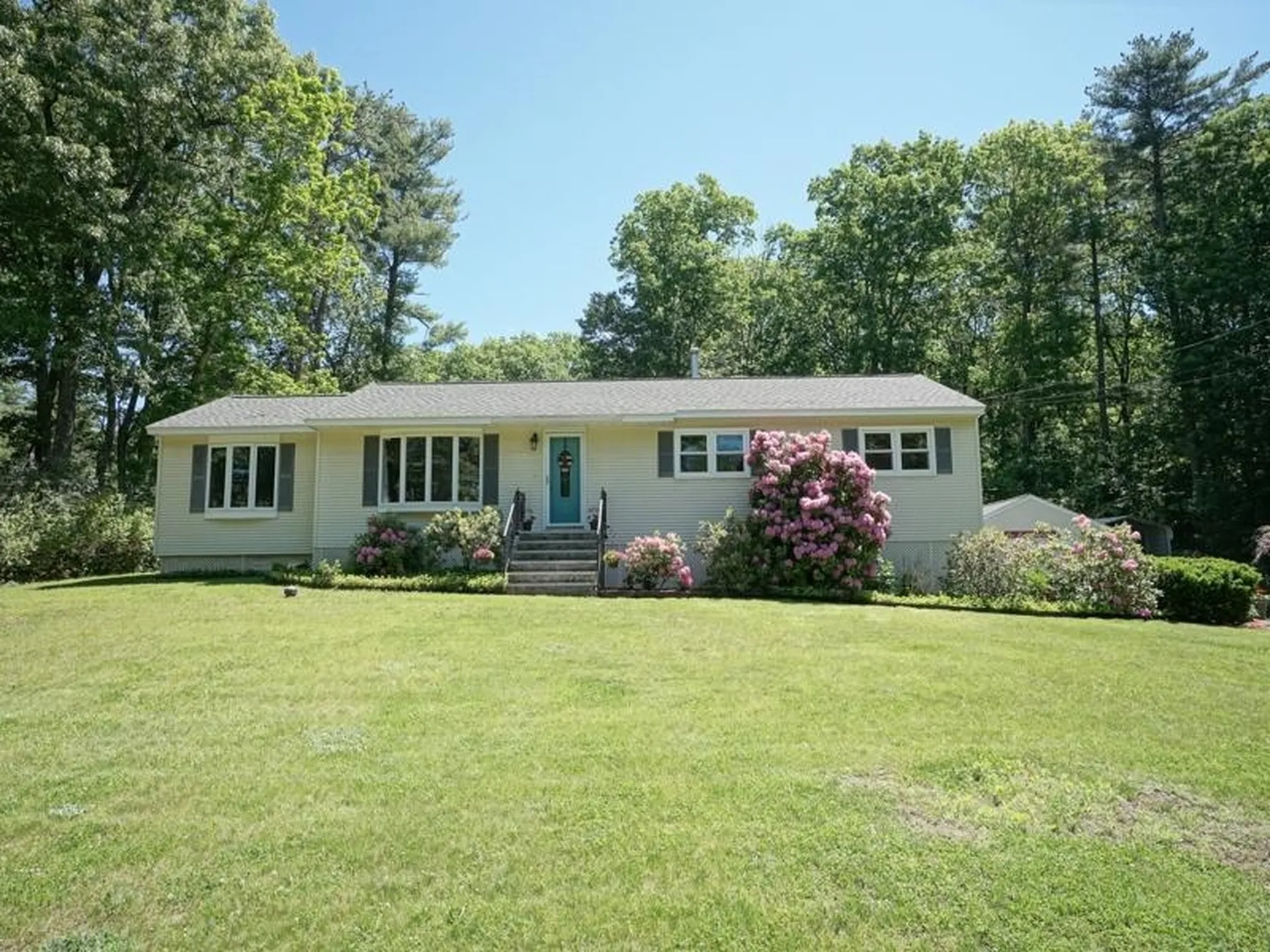 1 Marblehead Road Windham NH 03087