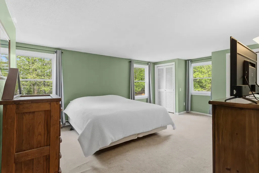 35 Eastern Avenue Barrington NH 03825