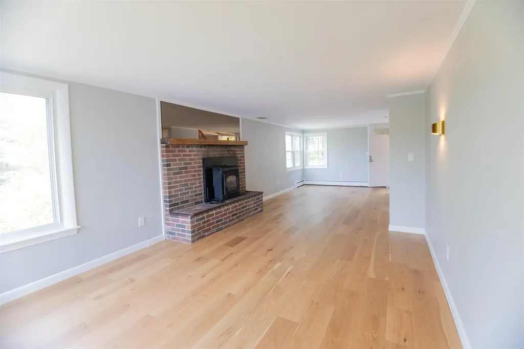 20 Shore Road Somersworth NH 03878