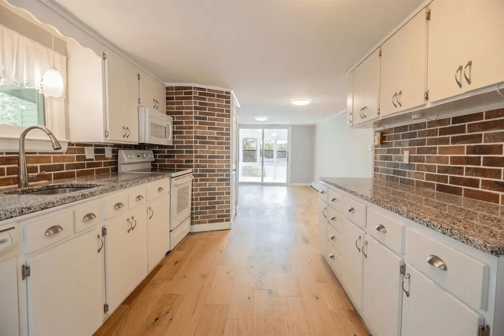 20 Shore Road Somersworth NH 03878