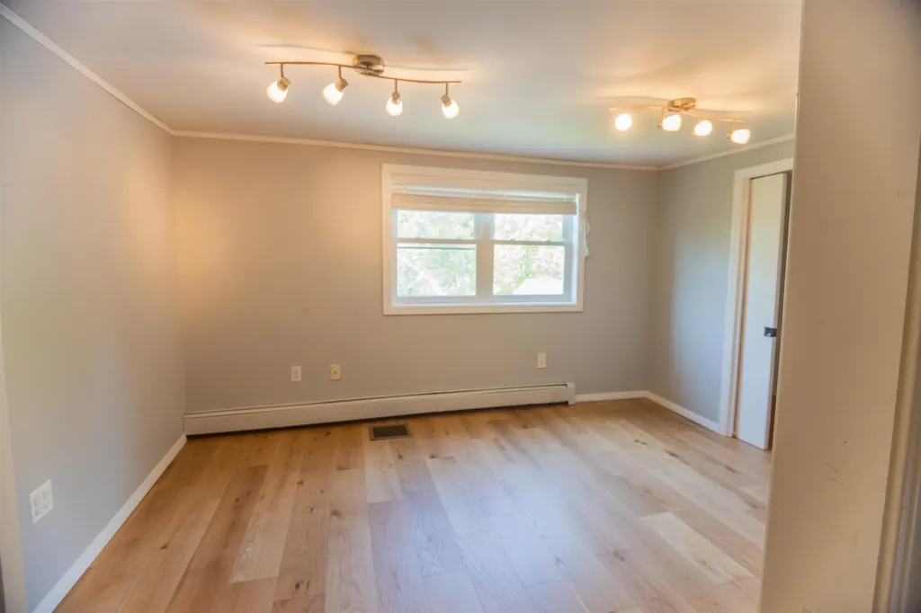 20 Shore Road Somersworth NH 03878