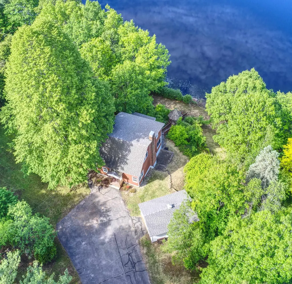 20 Shore Road Somersworth NH 03878