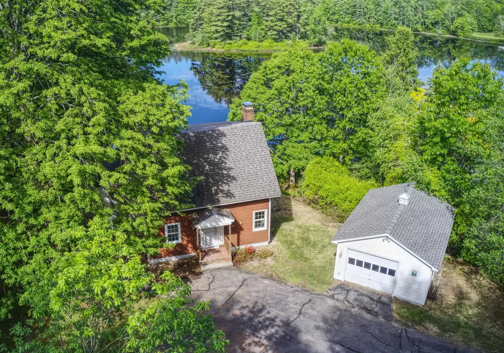 20 Shore Road Somersworth NH 03878