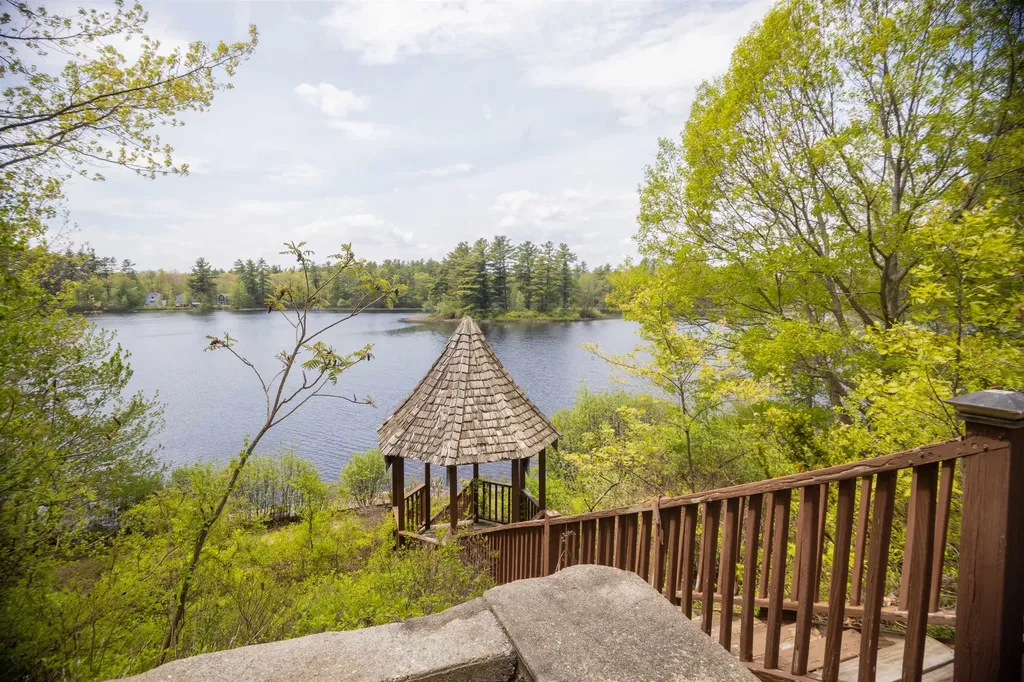 20 Shore Road Somersworth NH 03878