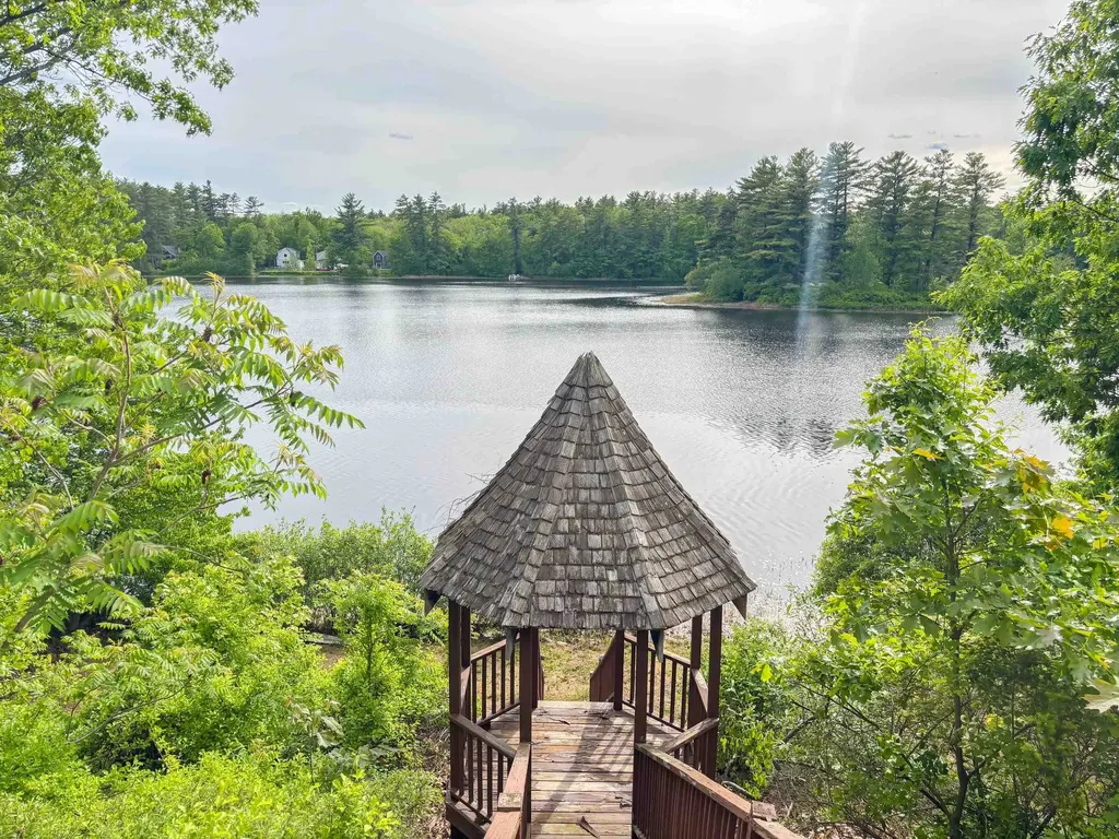 20 Shore Road Somersworth NH 03878
