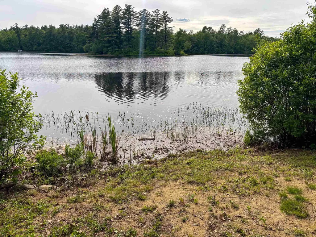 20 Shore Road Somersworth NH 03878