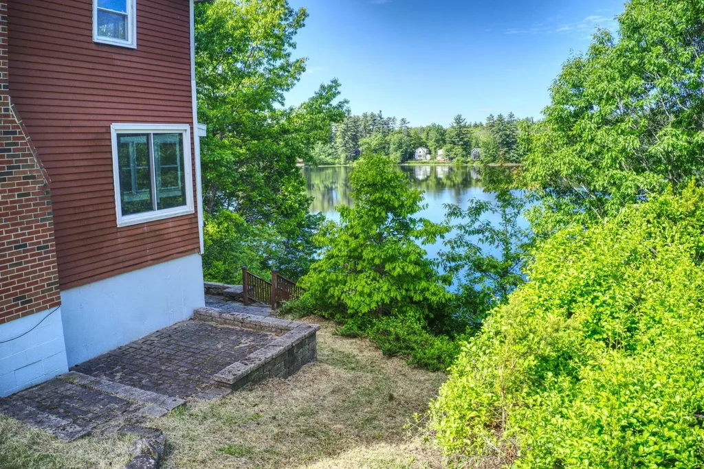 20 Shore Road Somersworth NH 03878