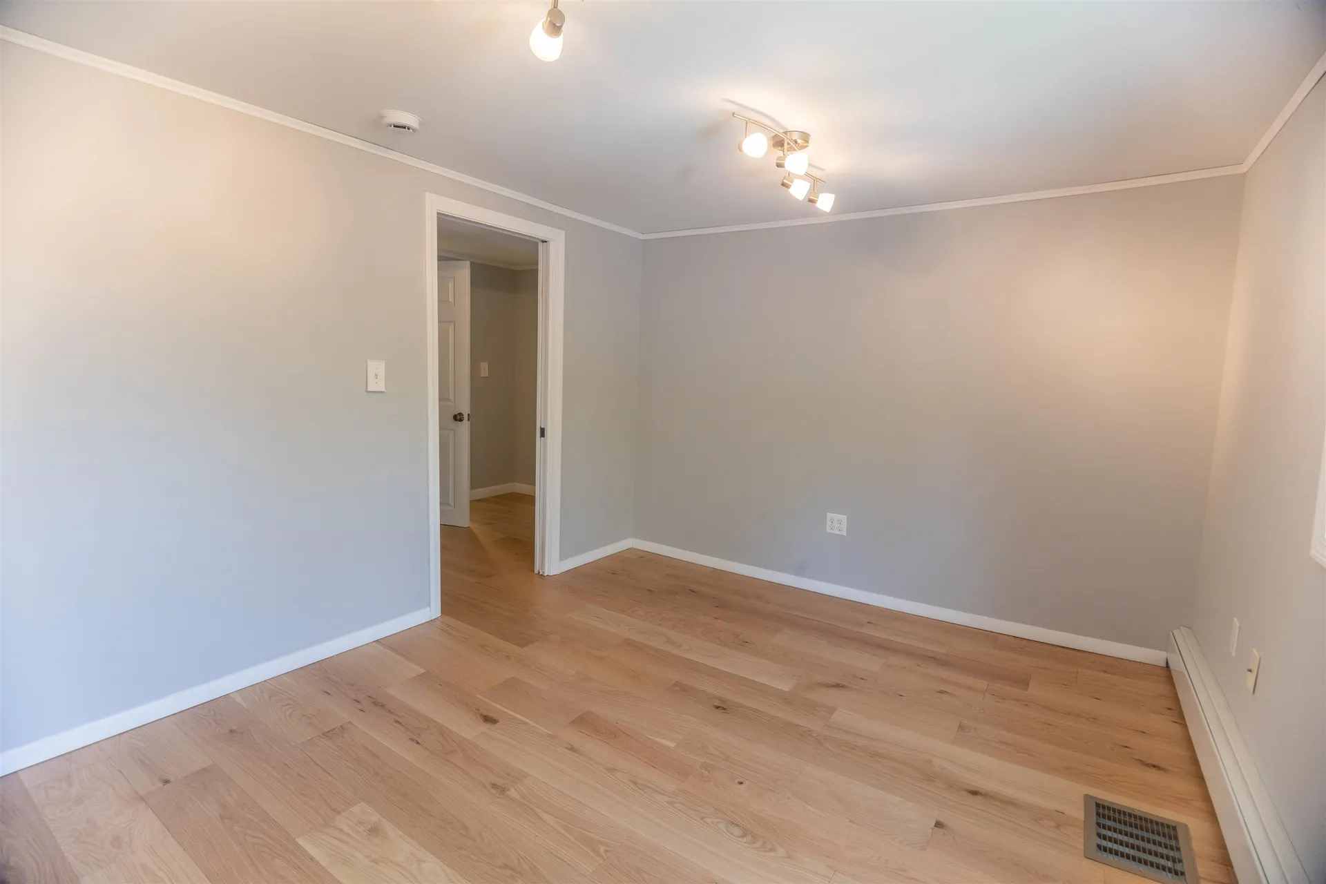 20 Shore Road Somersworth NH 03878