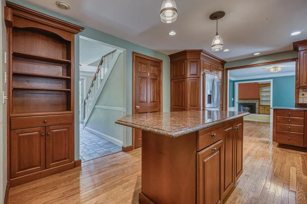 11 Brek Drive Merrimack NH 03054
