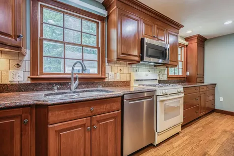 11 Brek Drive Merrimack NH 03054