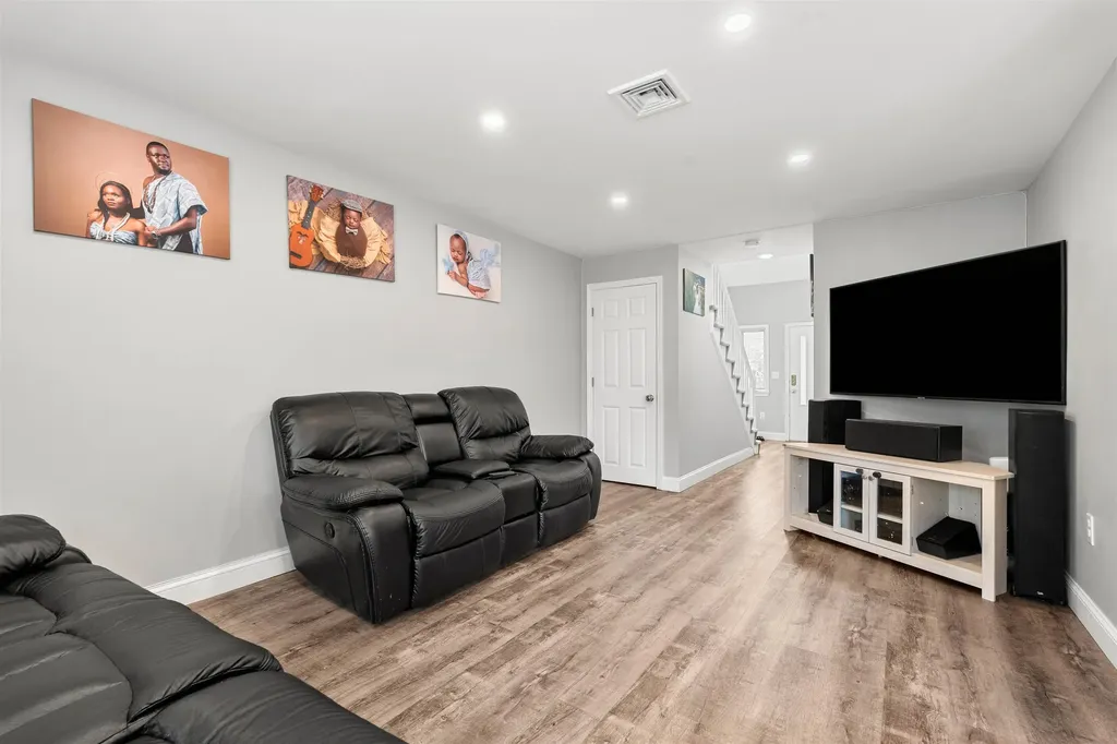 258 Stonebridge Drive Nashua NH 03063