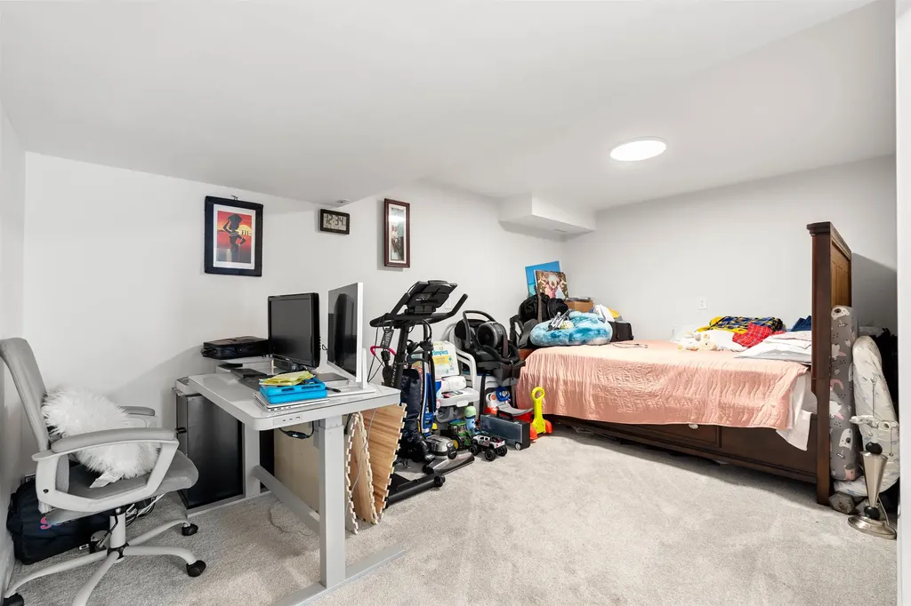 258 Stonebridge Drive Nashua NH 03063