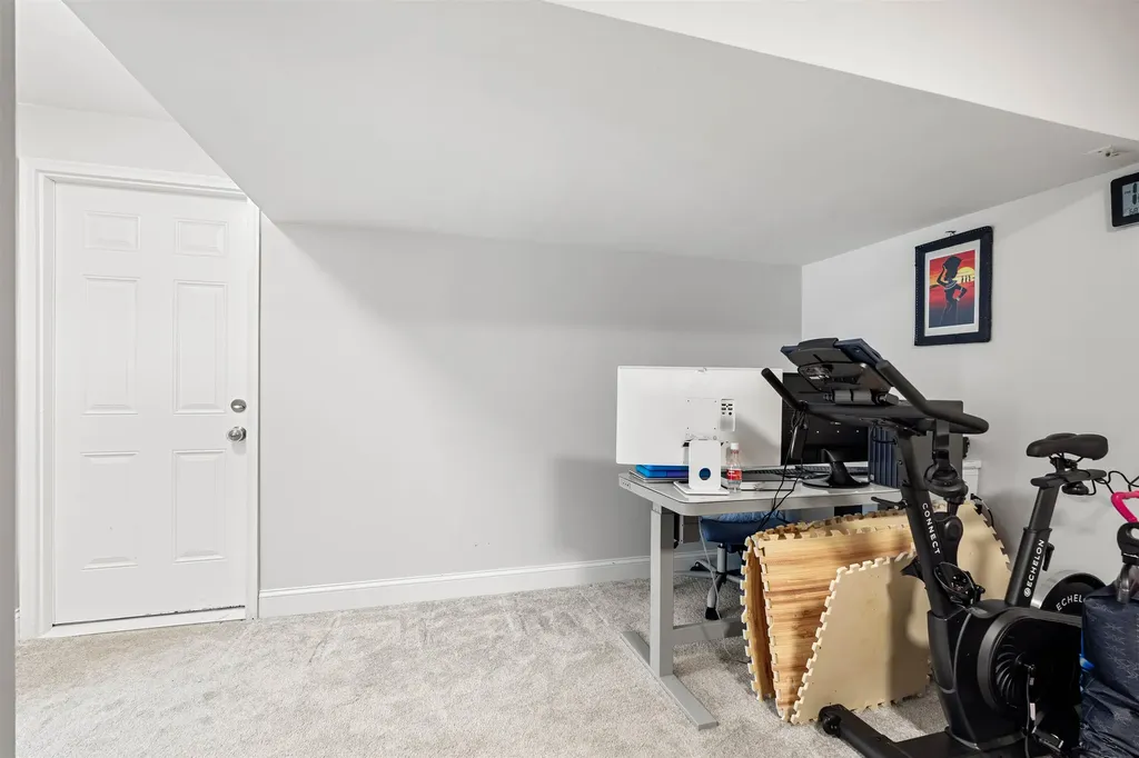 258 Stonebridge Drive Nashua NH 03063