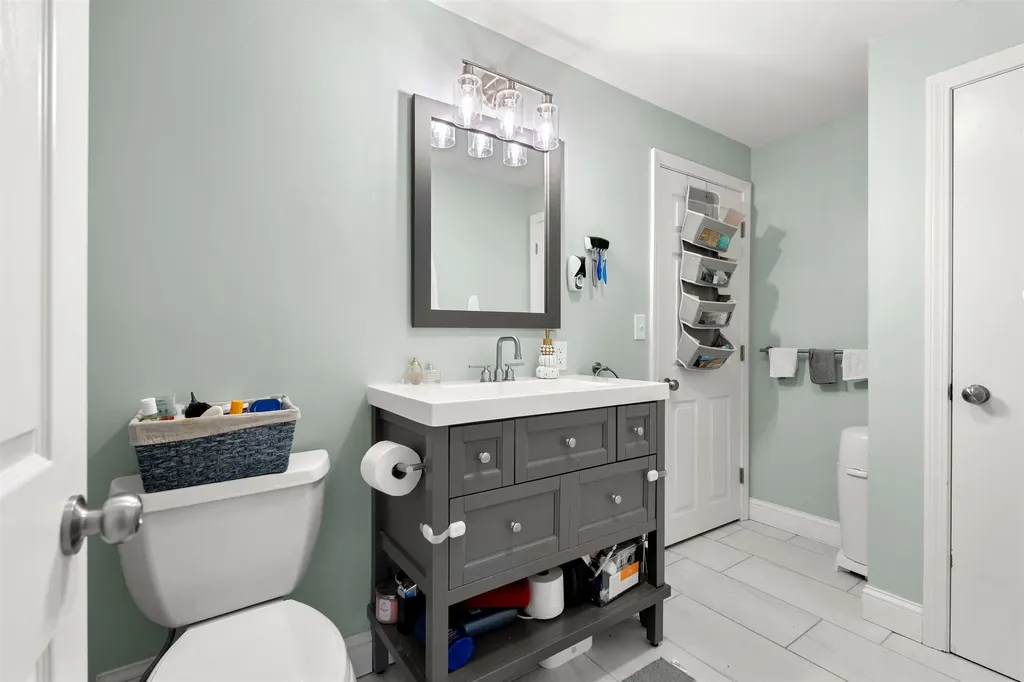 258 Stonebridge Drive Nashua NH 03063