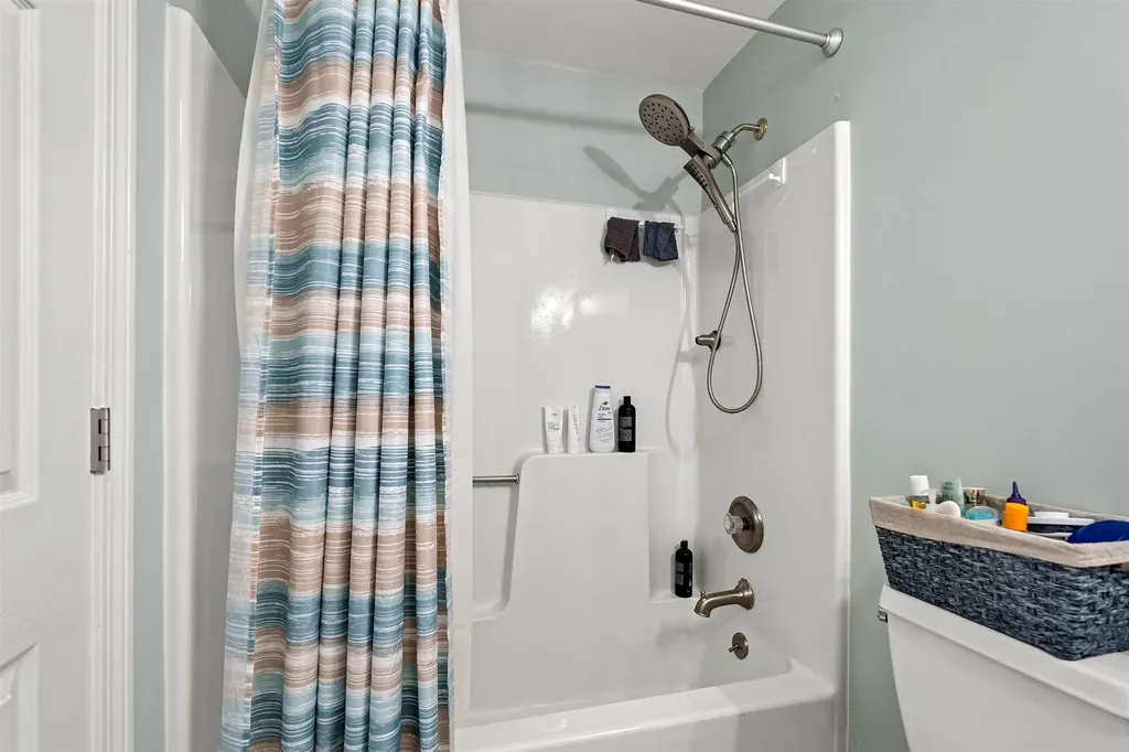 258 Stonebridge Drive Nashua NH 03063