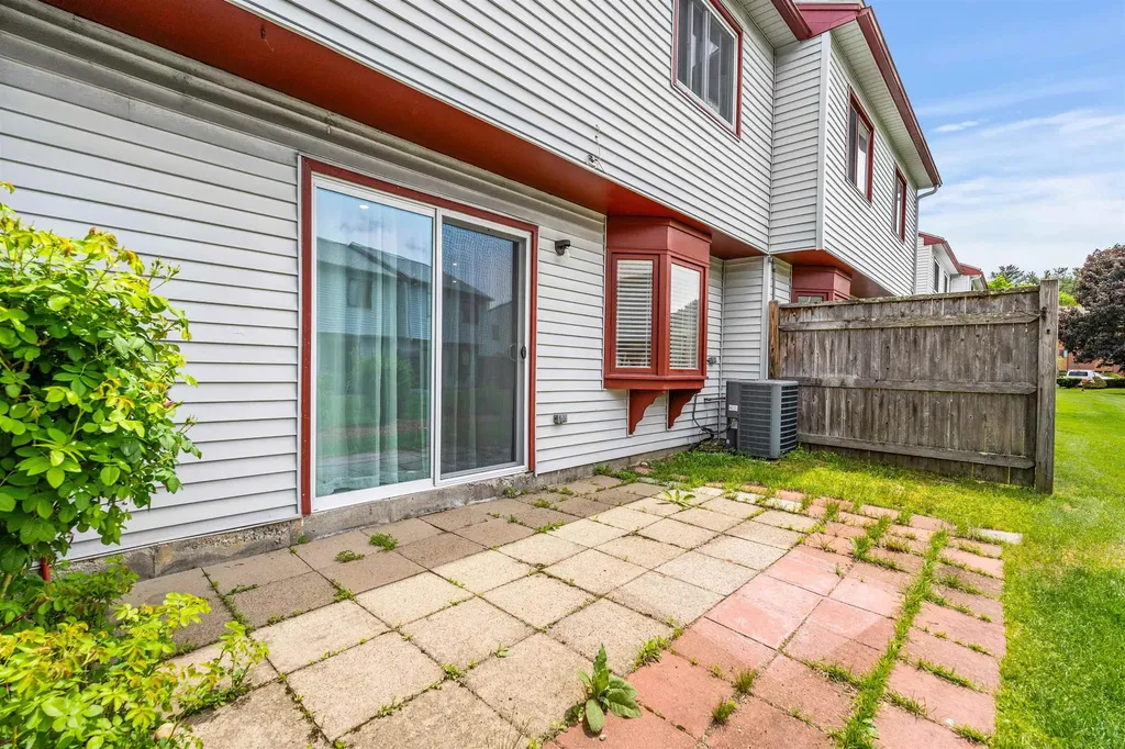 258 Stonebridge Drive Nashua NH 03063
